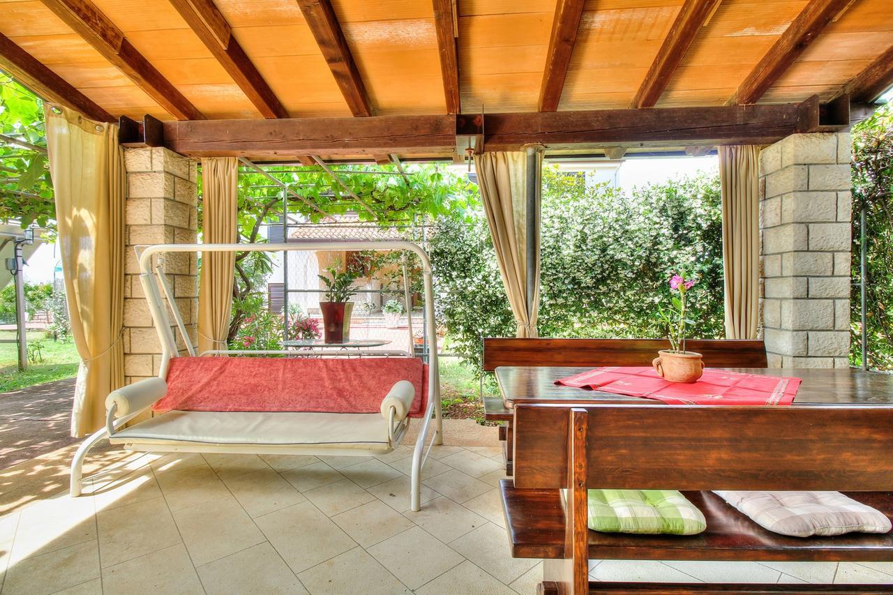 Nadia House With Apartments Zambratija  Chambre photo