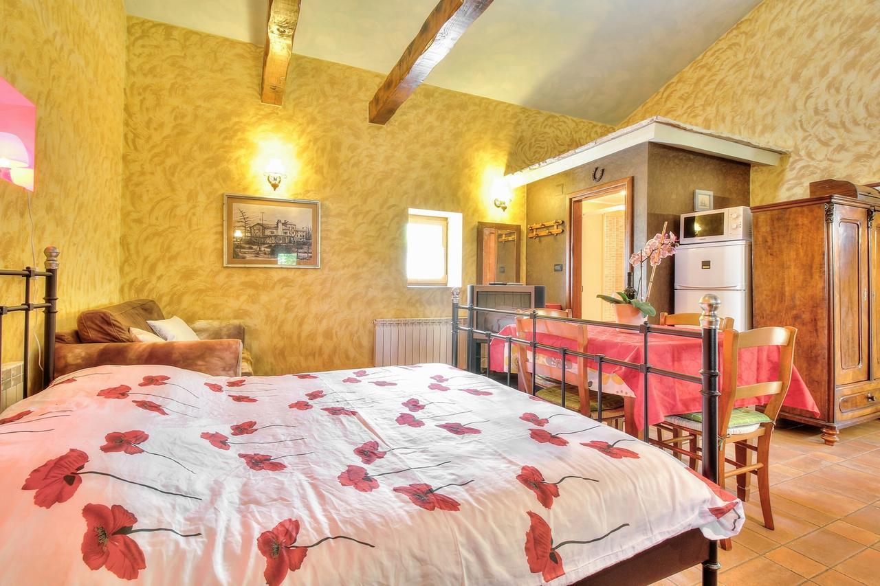 Nadia House With Apartments Zambratija  Chambre photo