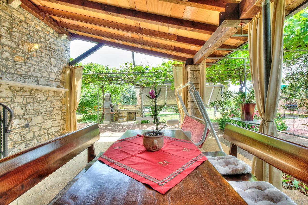 Nadia House With Apartments Zambratija  Chambre photo