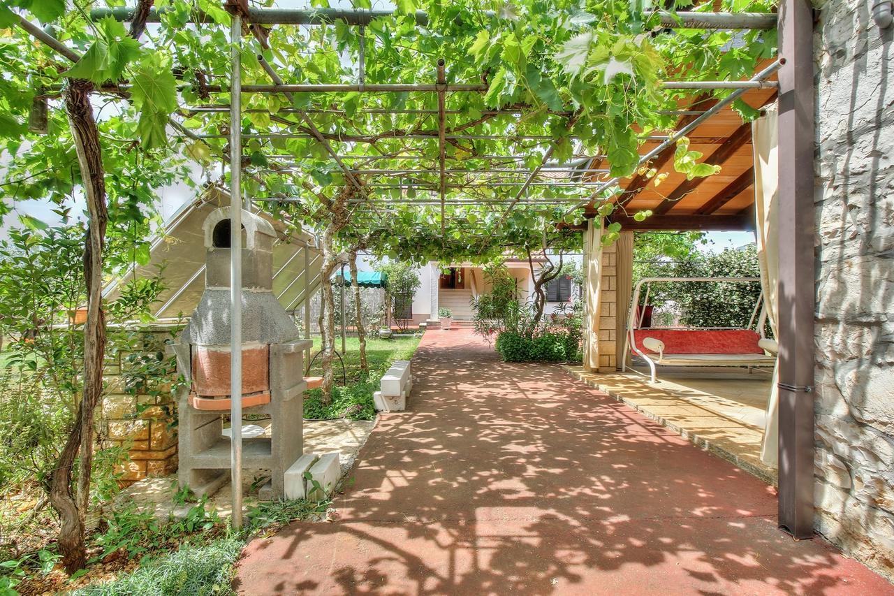 Nadia House With Apartments Zambratija  Extérieur photo