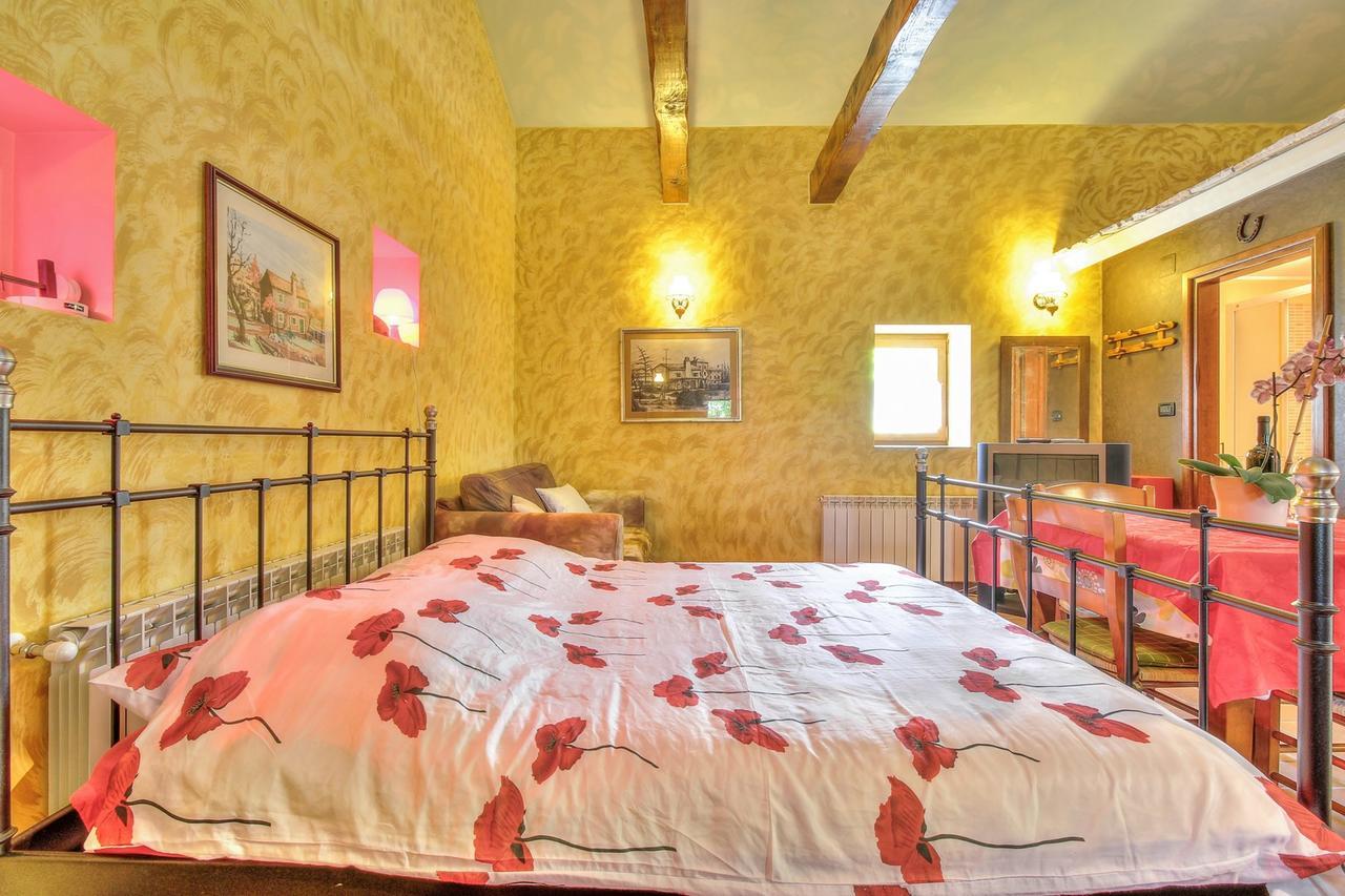 Nadia House With Apartments Zambratija  Chambre photo